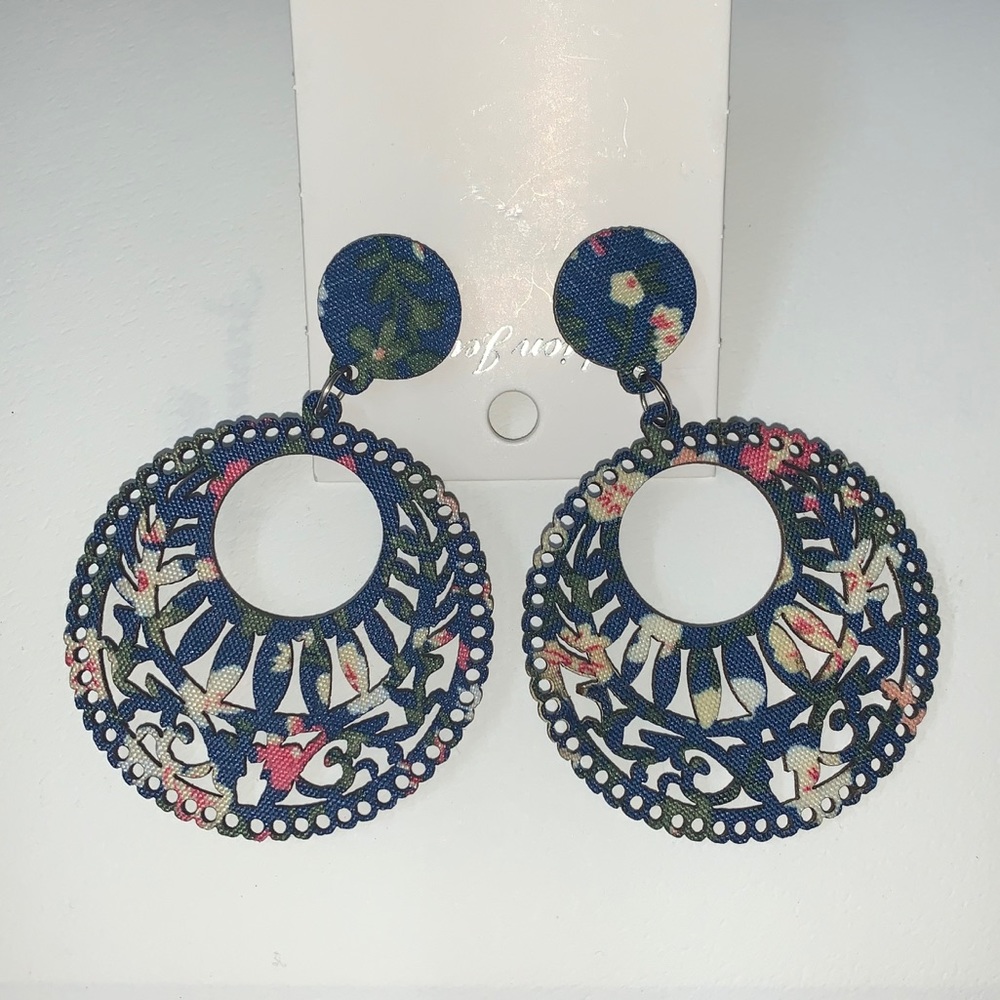 Trendy Lightweight Fabric Wooden Laser Earrings